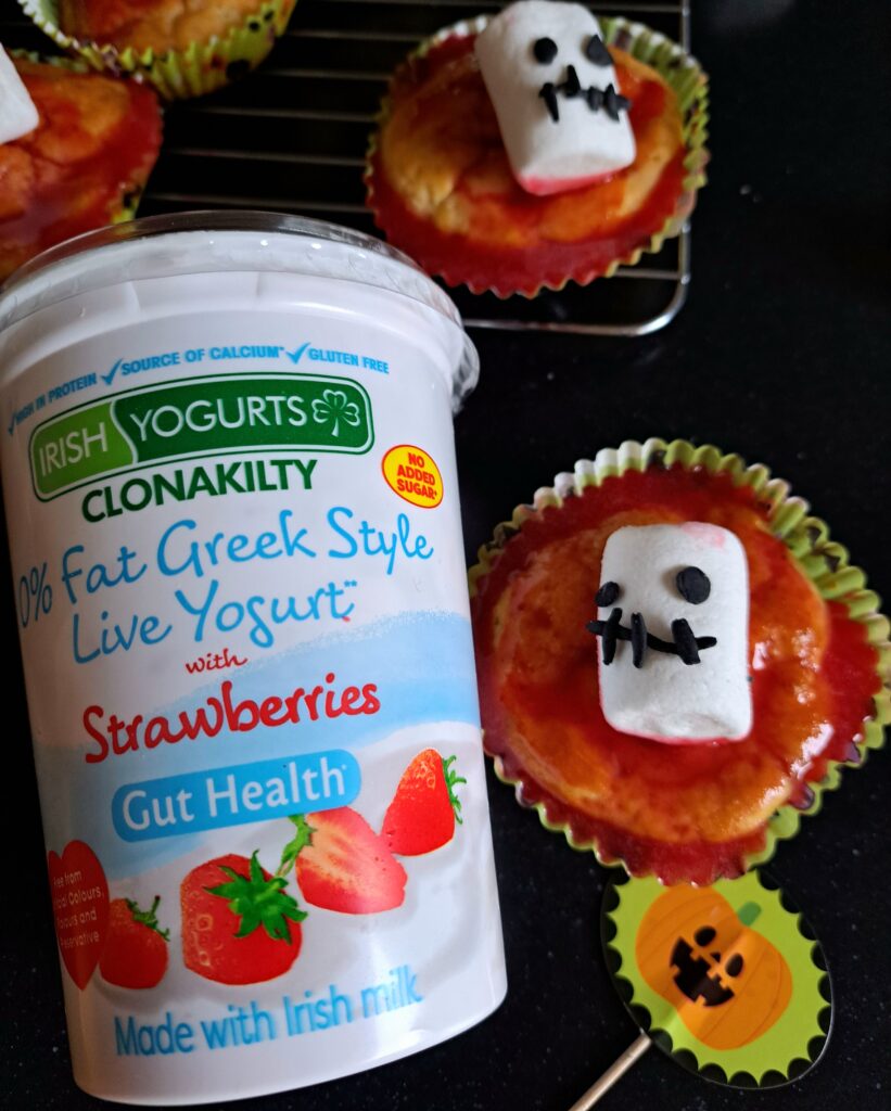 Spooky Cupcakes with Marshmallow Skulls